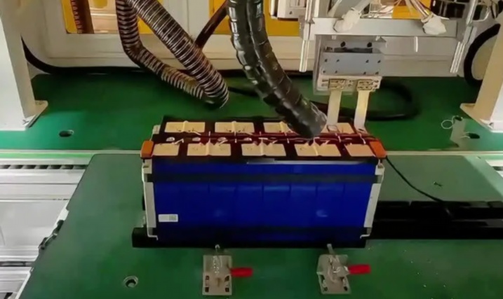 全自動新能源電池激光焊接機供應(yīng)商